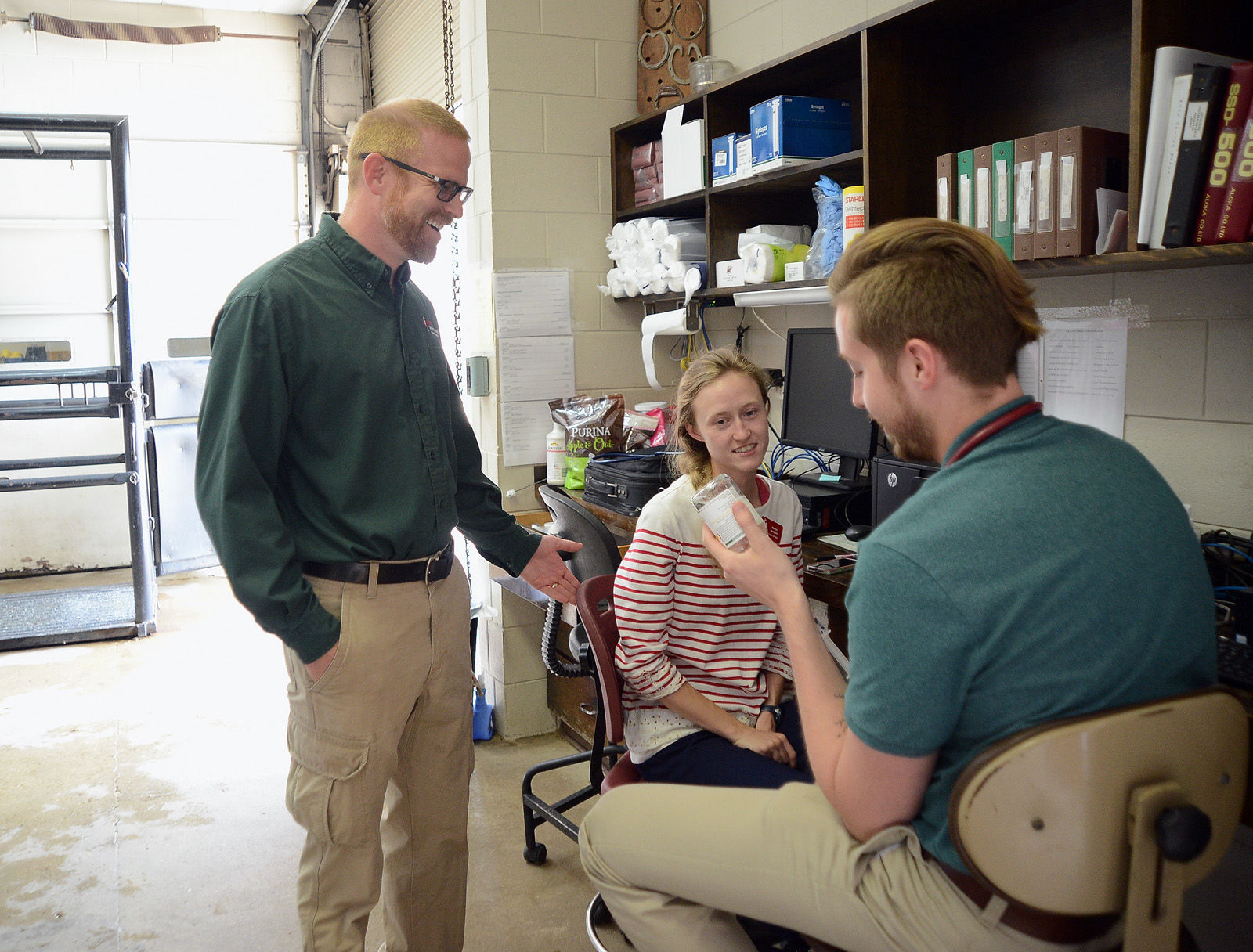 Vet students at NC EHC